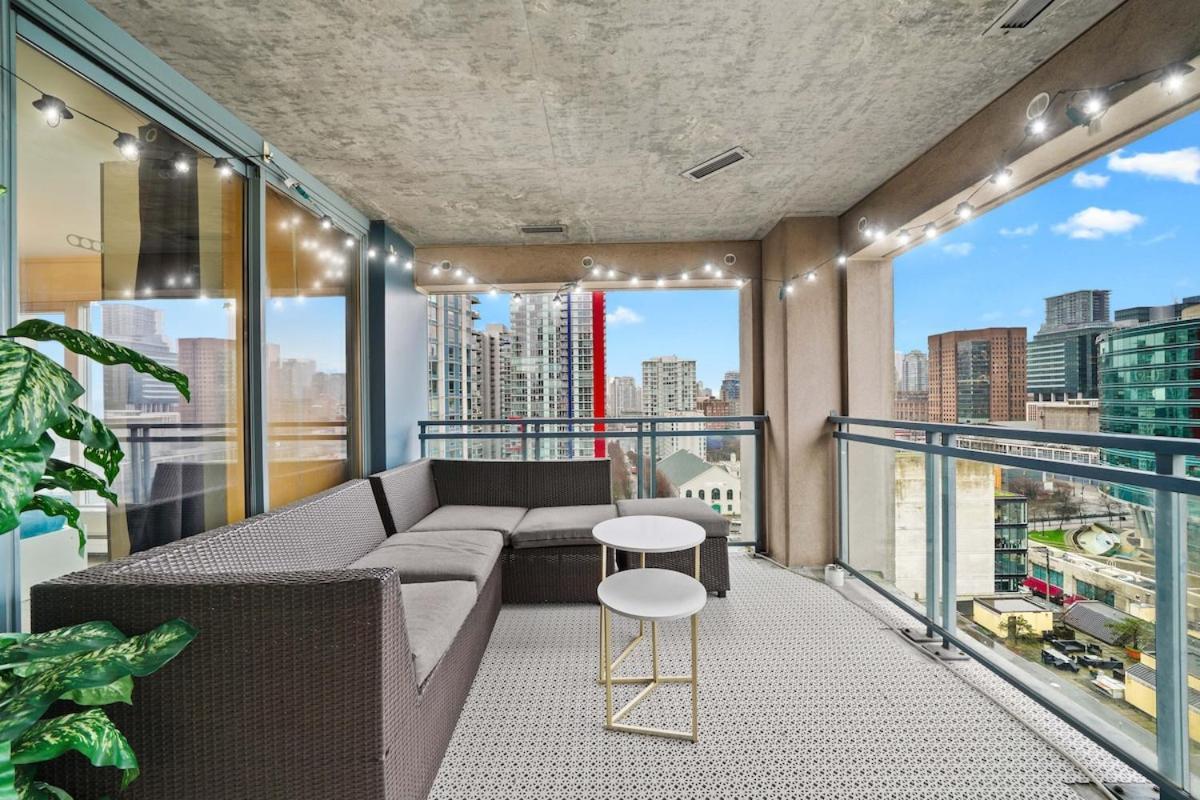 Beautiful 2 Bed Home Dt With Free Parking 溫哥華 外观 照片