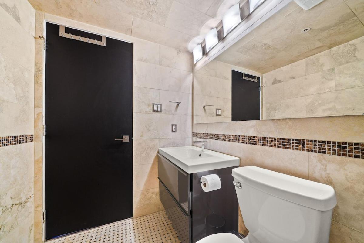Beautiful 2 Bed Home Dt With Free Parking 溫哥華 外观 照片