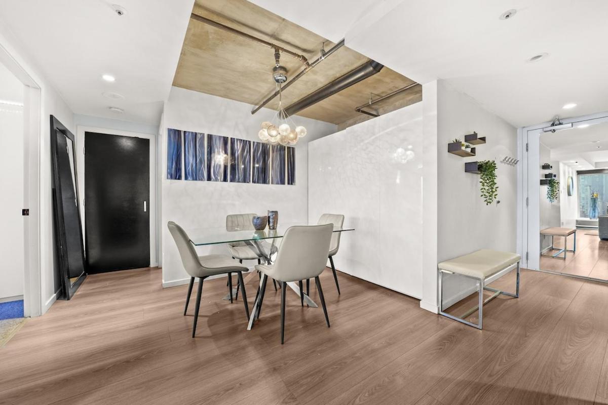 Beautiful 2 Bed Home Dt With Free Parking 溫哥華 外观 照片