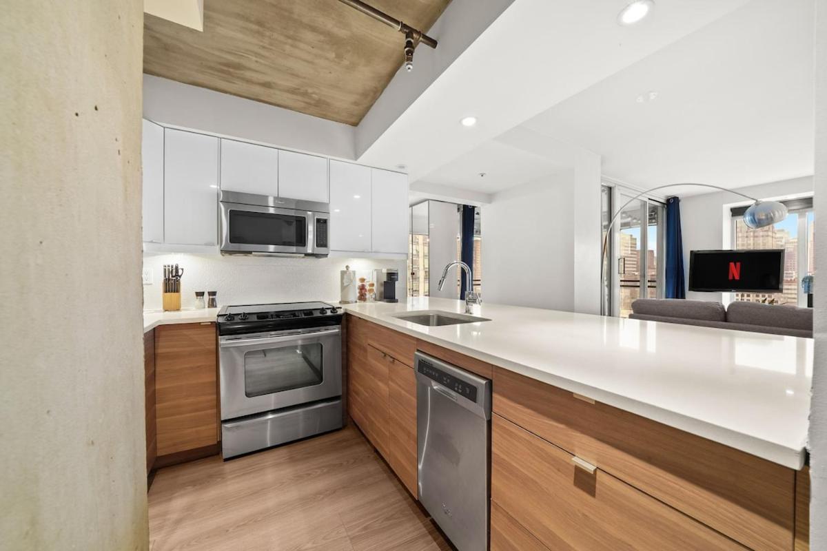 Beautiful 2 Bed Home Dt With Free Parking 溫哥華 外观 照片