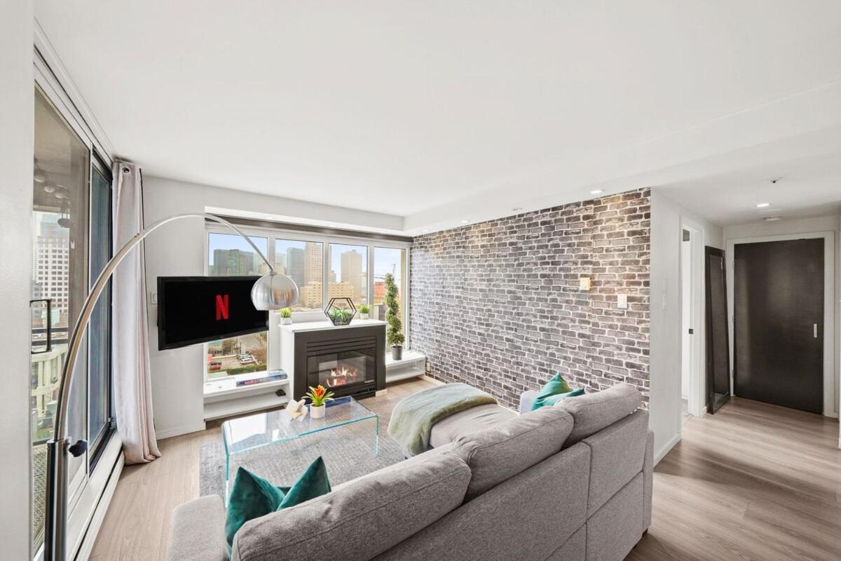 Beautiful 2 Bed Home Dt With Free Parking 溫哥華 外观 照片