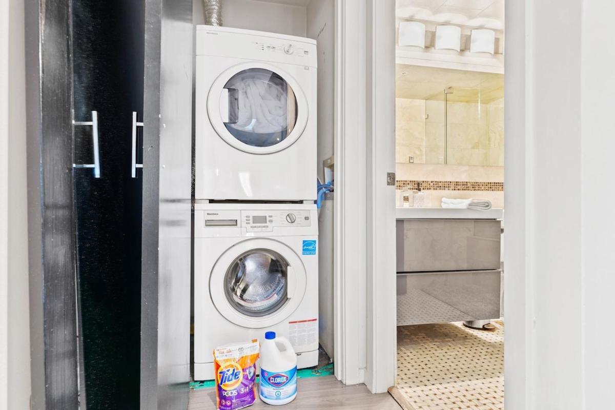 Beautiful 2 Bed Home Dt With Free Parking 溫哥華 外观 照片